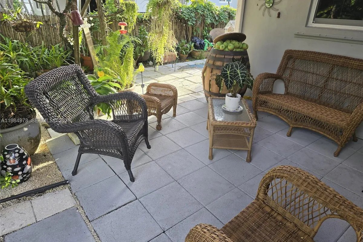 2321 N 57th Ave, Hollywood FL 33021