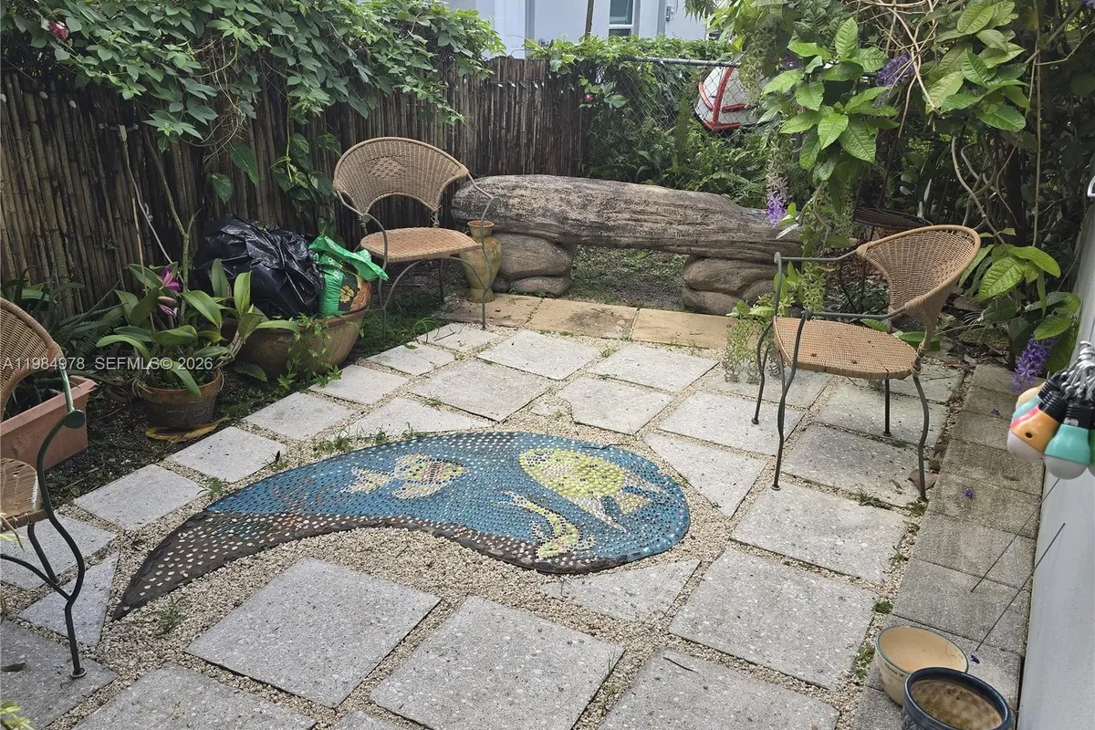 2321 N 57th Ave, Hollywood FL 33021