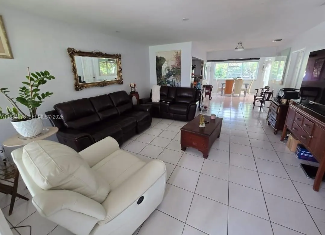 2321 N 57th Ave, Hollywood FL 33021