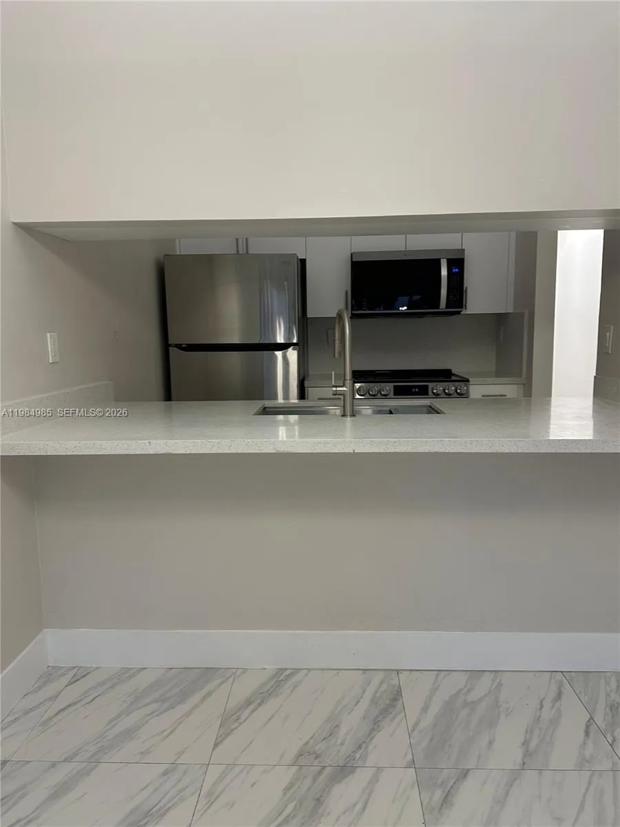 6708 NW 188th Ter, Hialeah FL 33015