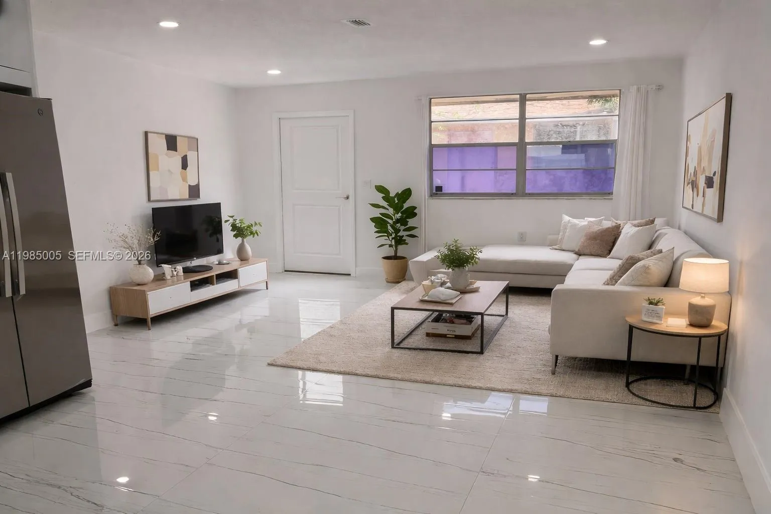 111 SW 8th Ct # 2, Hallandale Beach FL 33009