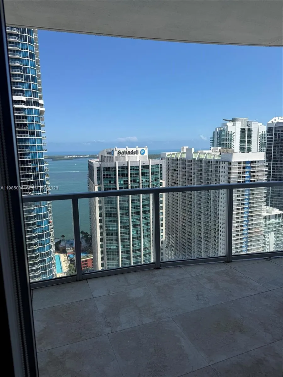 1060 Brickell Ave # 4005, Miami FL 33131