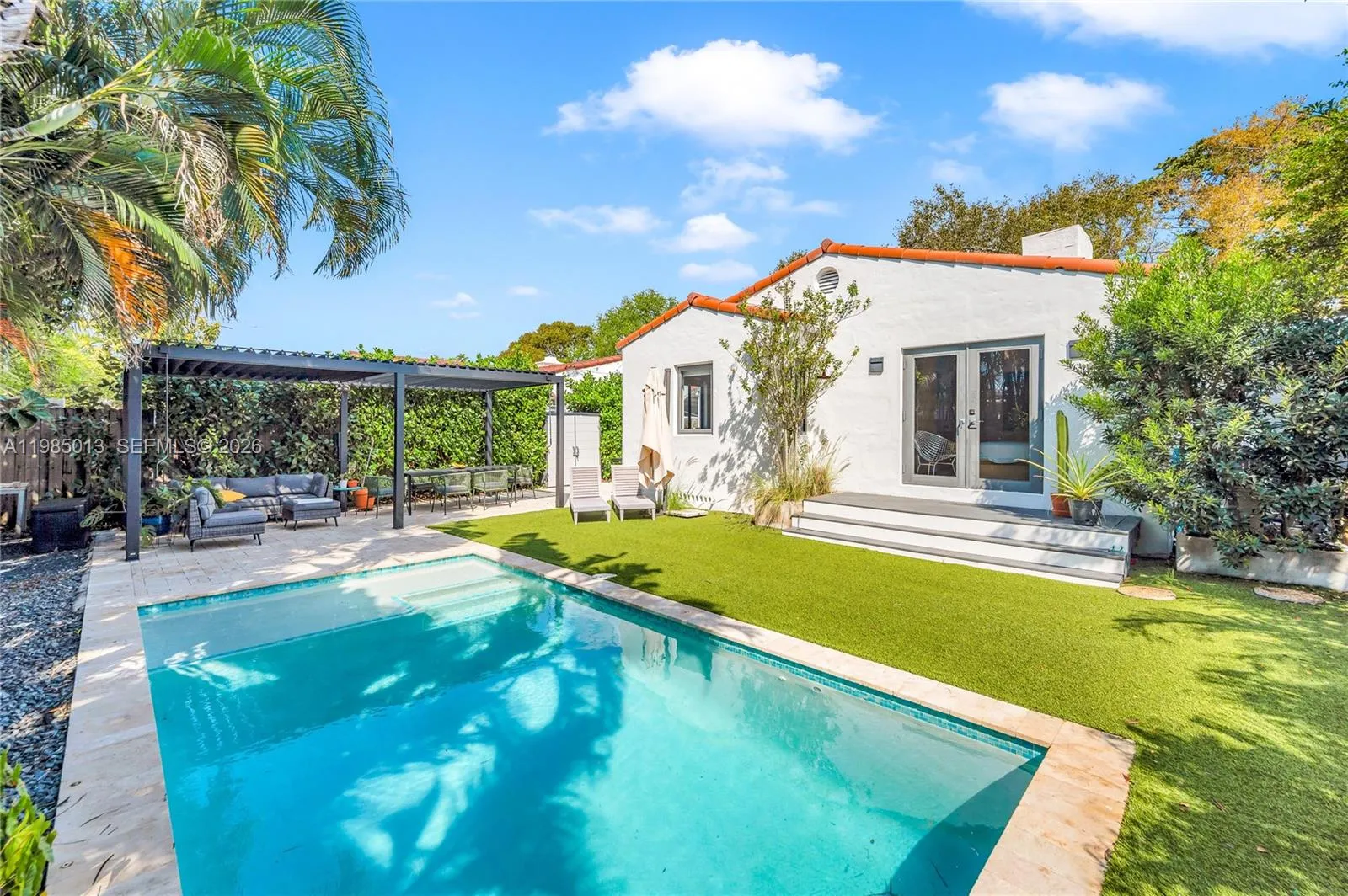 1240 SW 21st St, Miami FL 33145