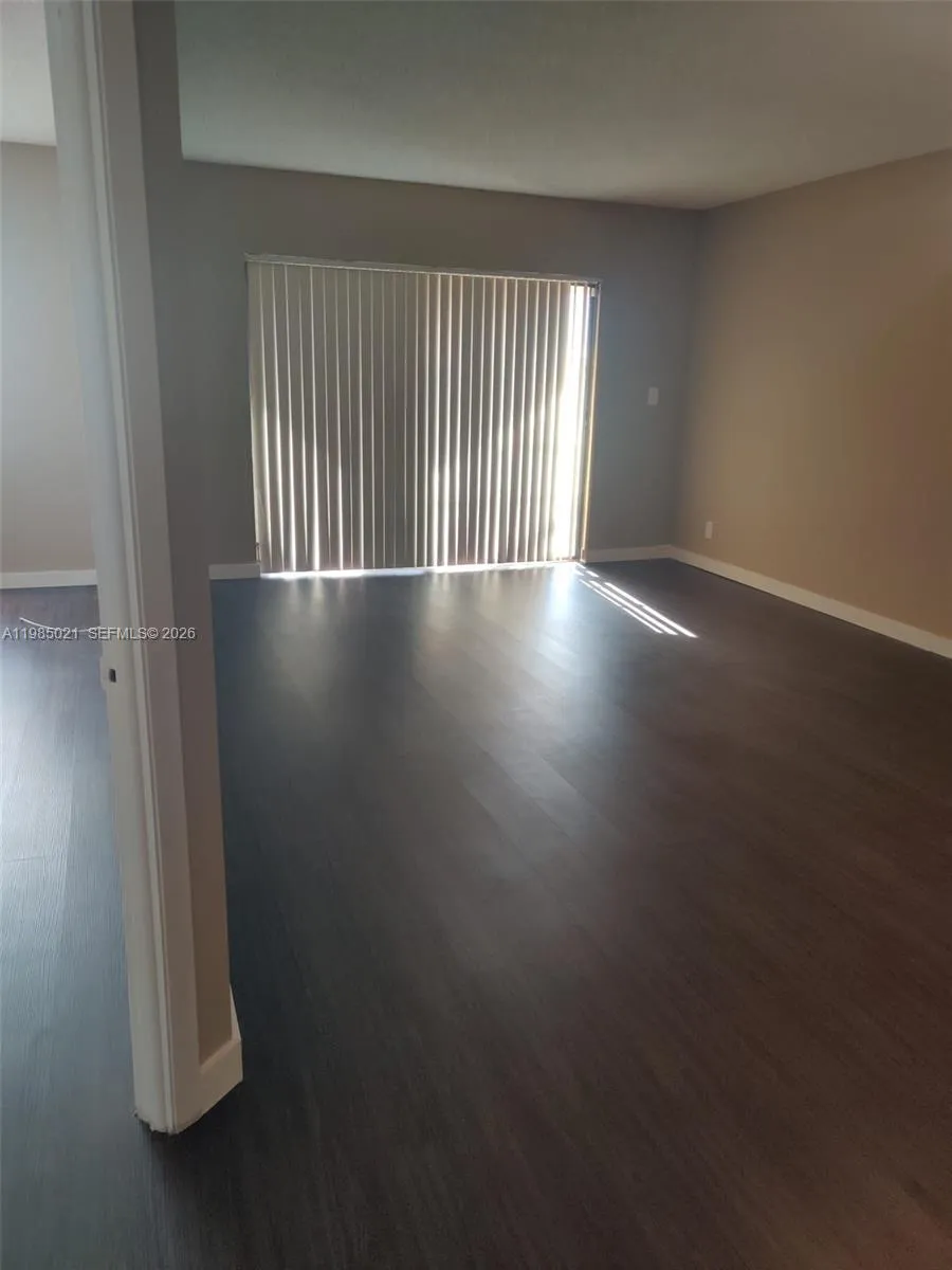 8290 Lake Dr # 509, Doral FL 33166