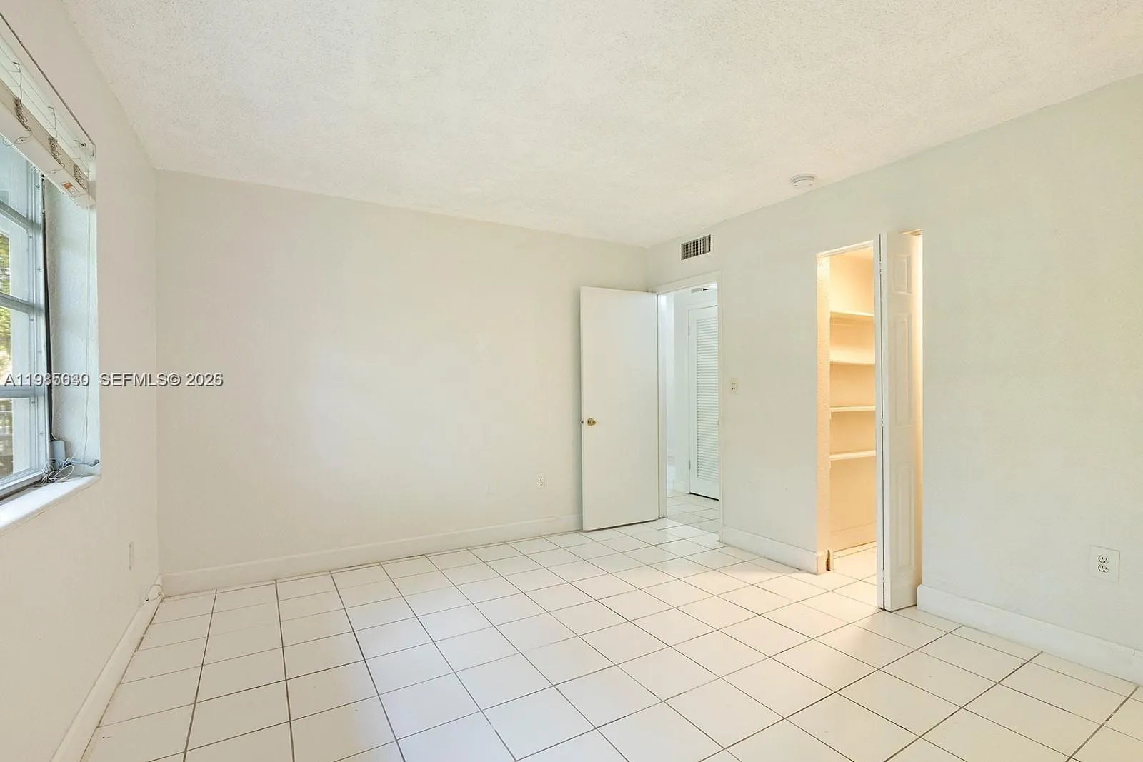 6530 NW Lake Patricia # E25, Miami Lakes FL 33014