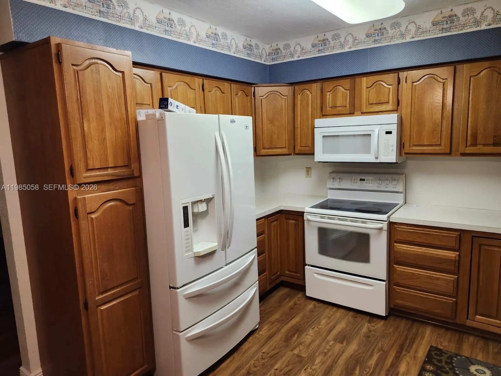 690 NW 19th St, Homestead FL 33030