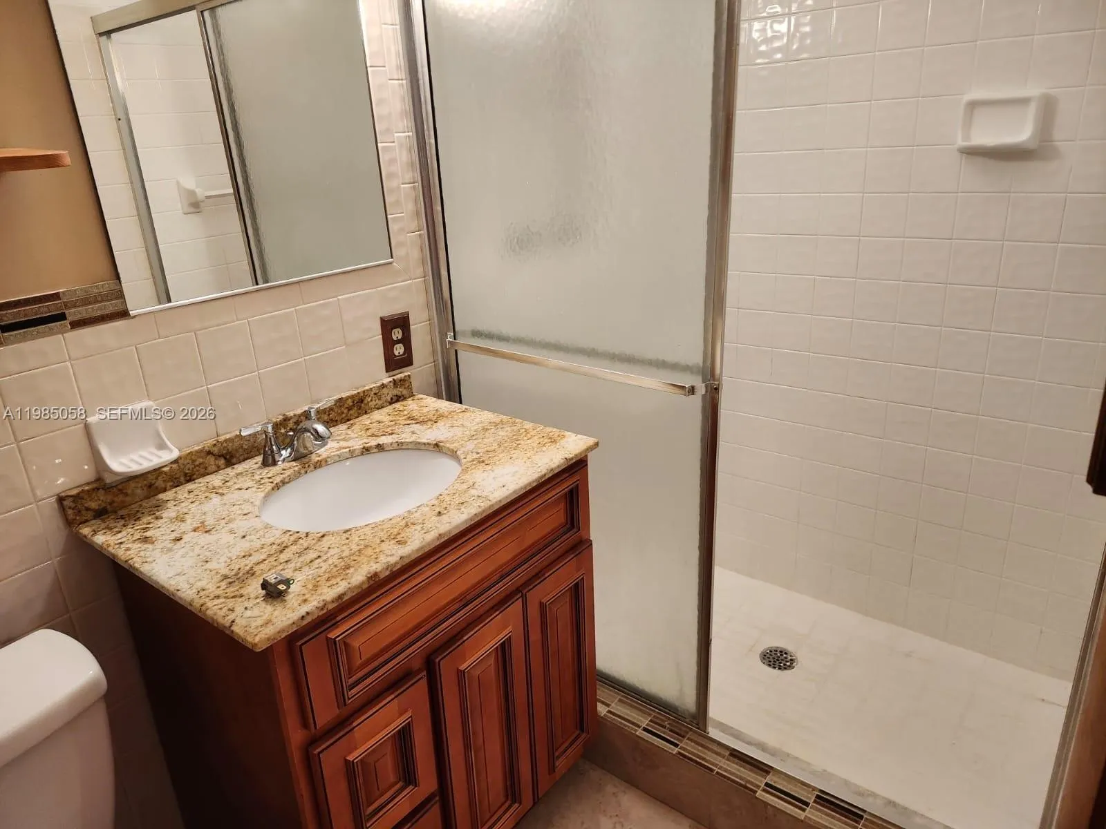 690 NW 19th St, Homestead FL 33030