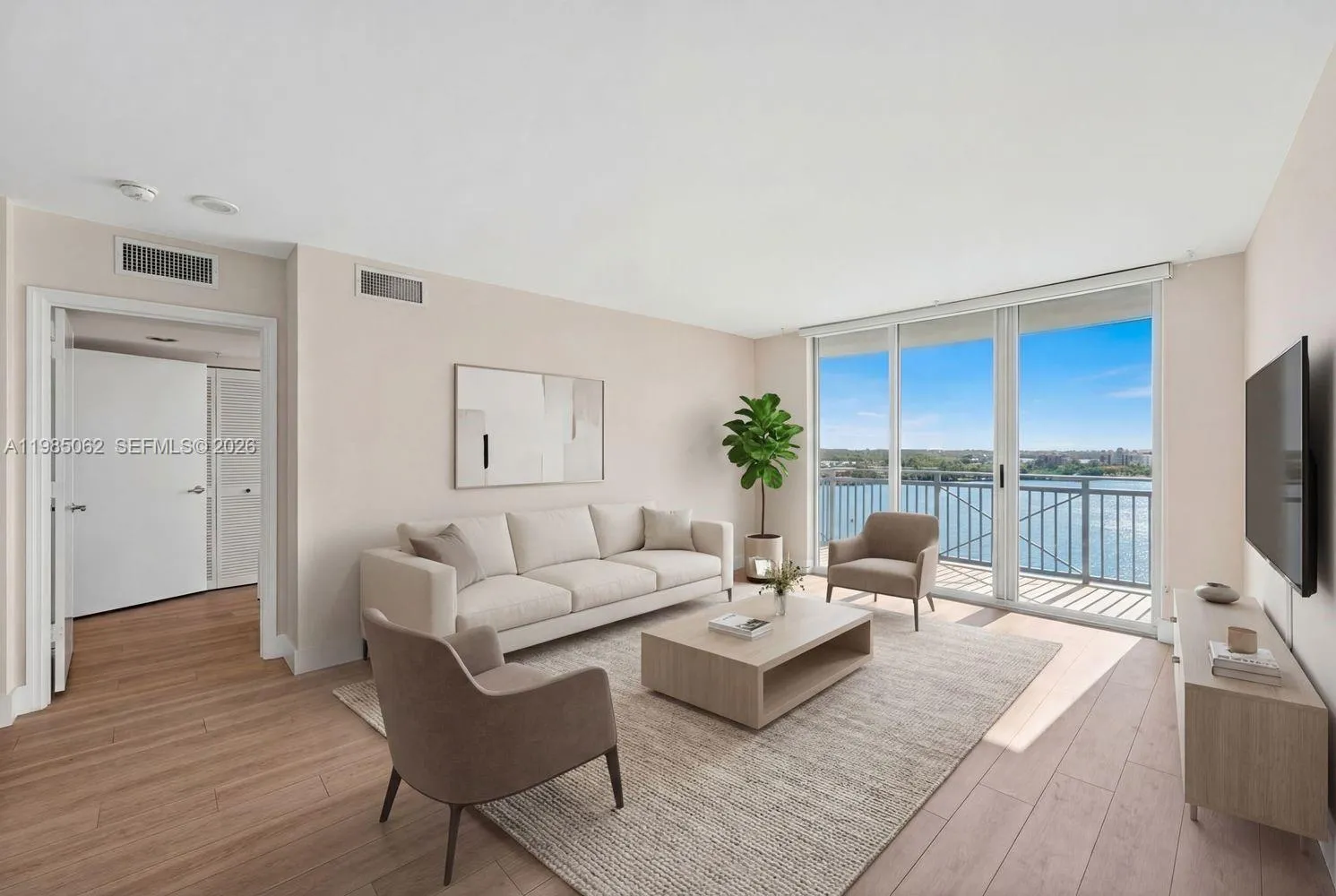 90 Alton Rd # 1810, Miami Beach FL 33139