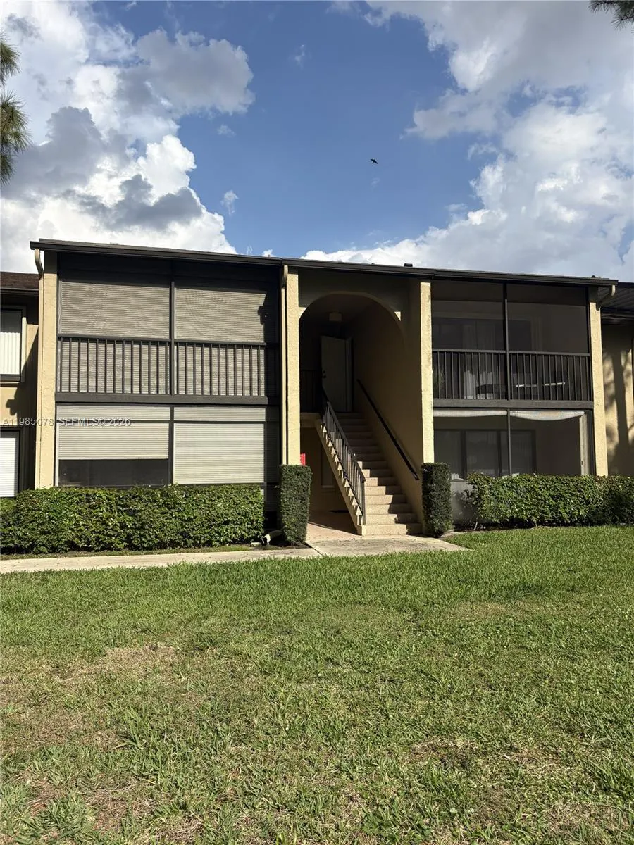 718 Sunny Pine Way # F2, Green Acres FL 33415