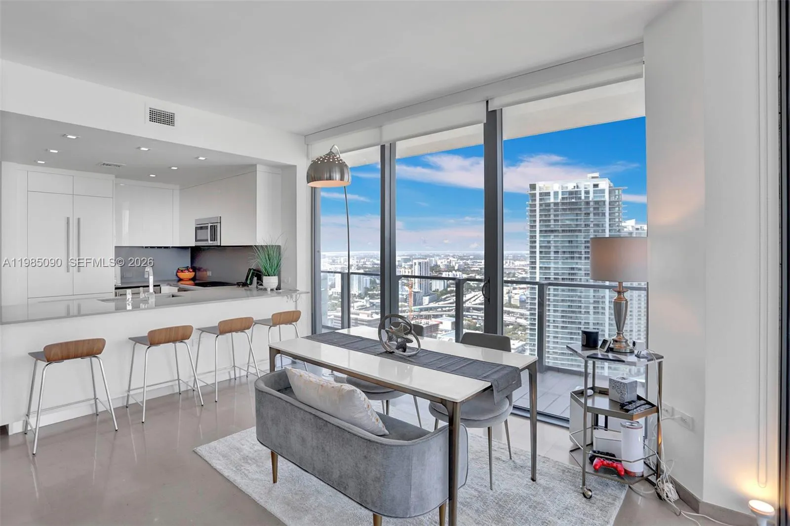 88 SW 7th St # 3511, Miami FL 33130