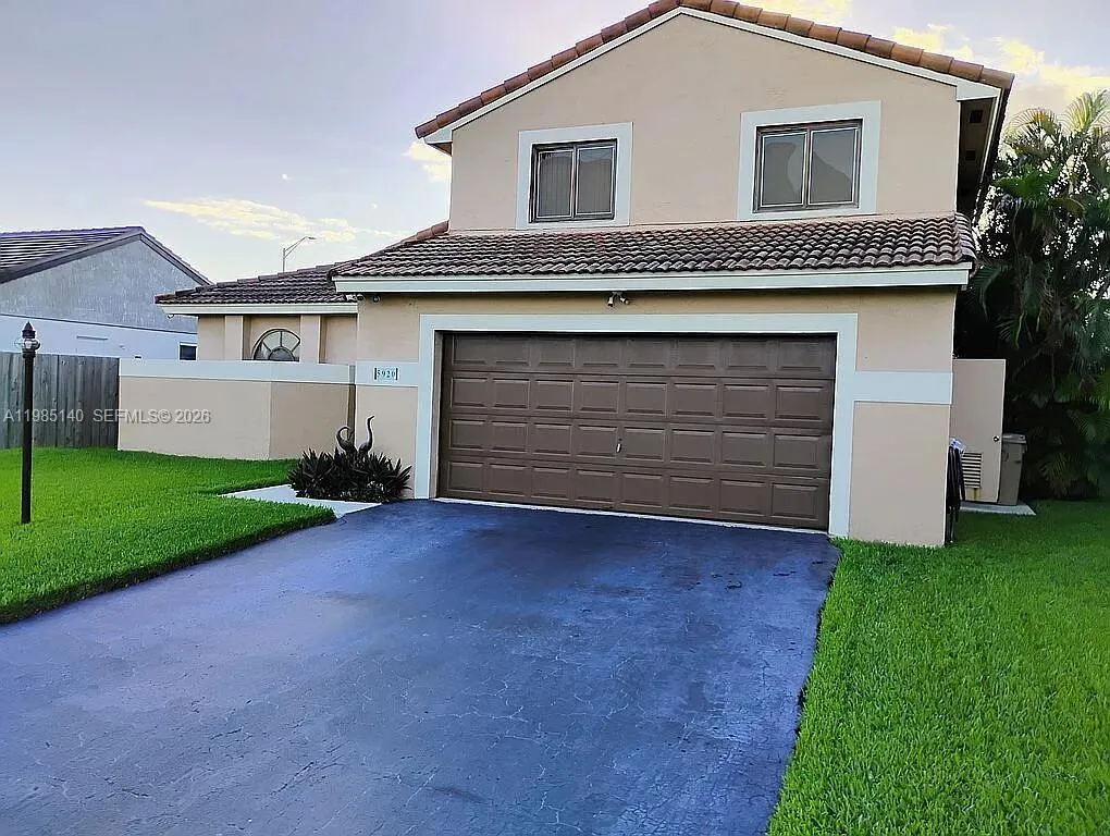 5920 York Ln, Davie FL 33331