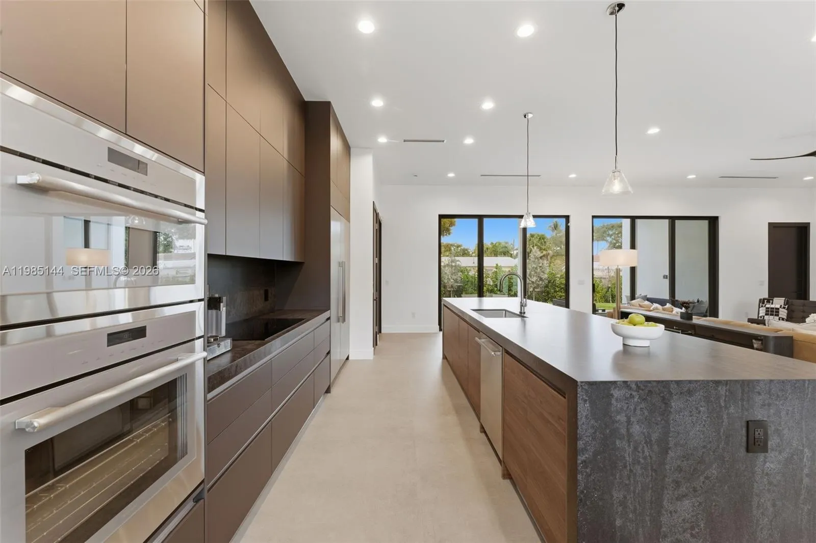 301 NE 27th Dr, Wilton Manors FL 33334