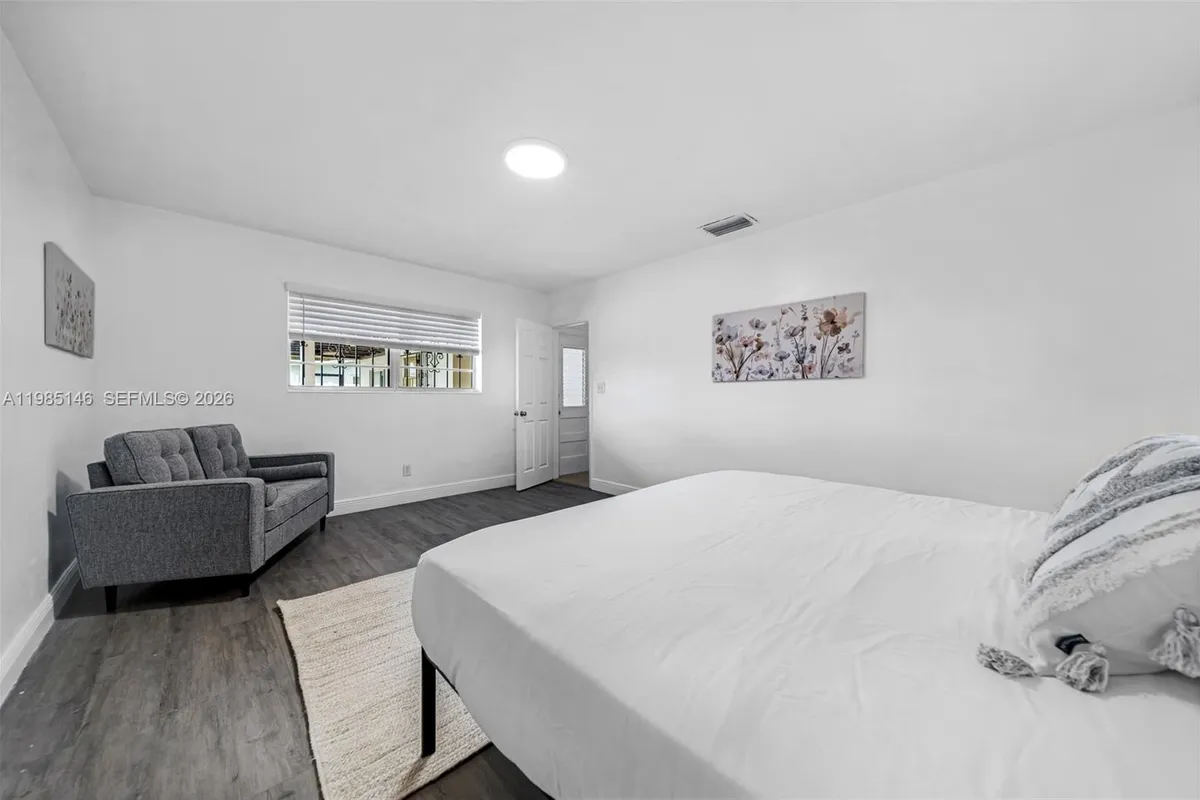 8420 Pasadena Blvd, Pembroke Pines FL 33024