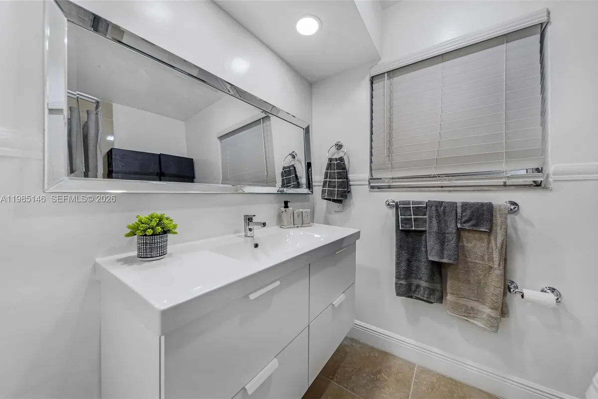 8420 Pasadena Blvd, Pembroke Pines FL 33024