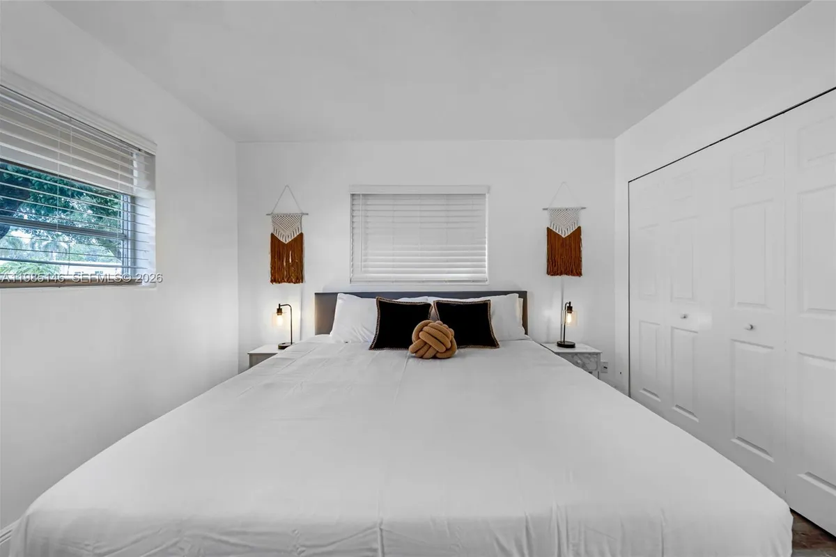 8420 Pasadena Blvd, Pembroke Pines FL 33024