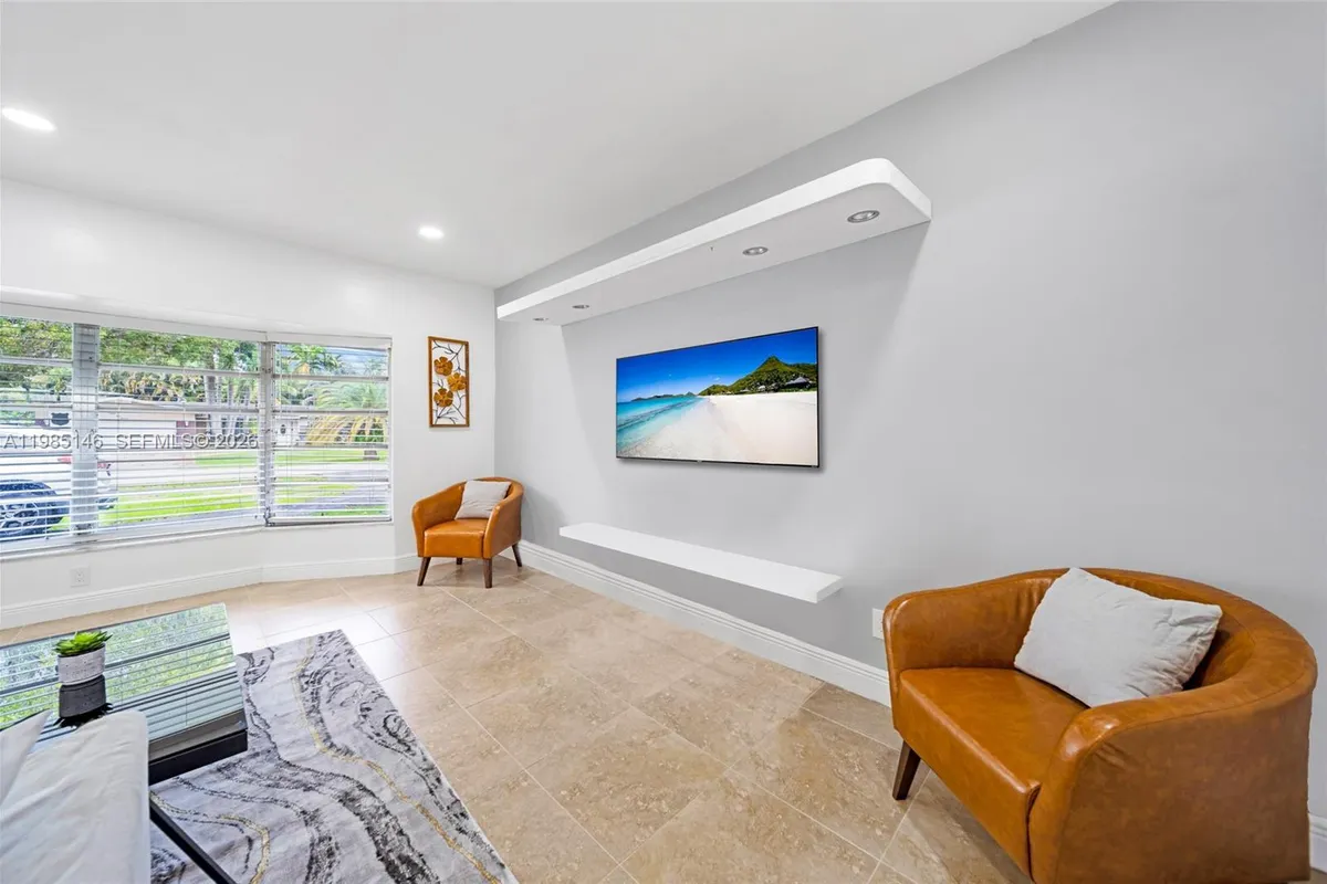 8420 Pasadena Blvd, Pembroke Pines FL 33024