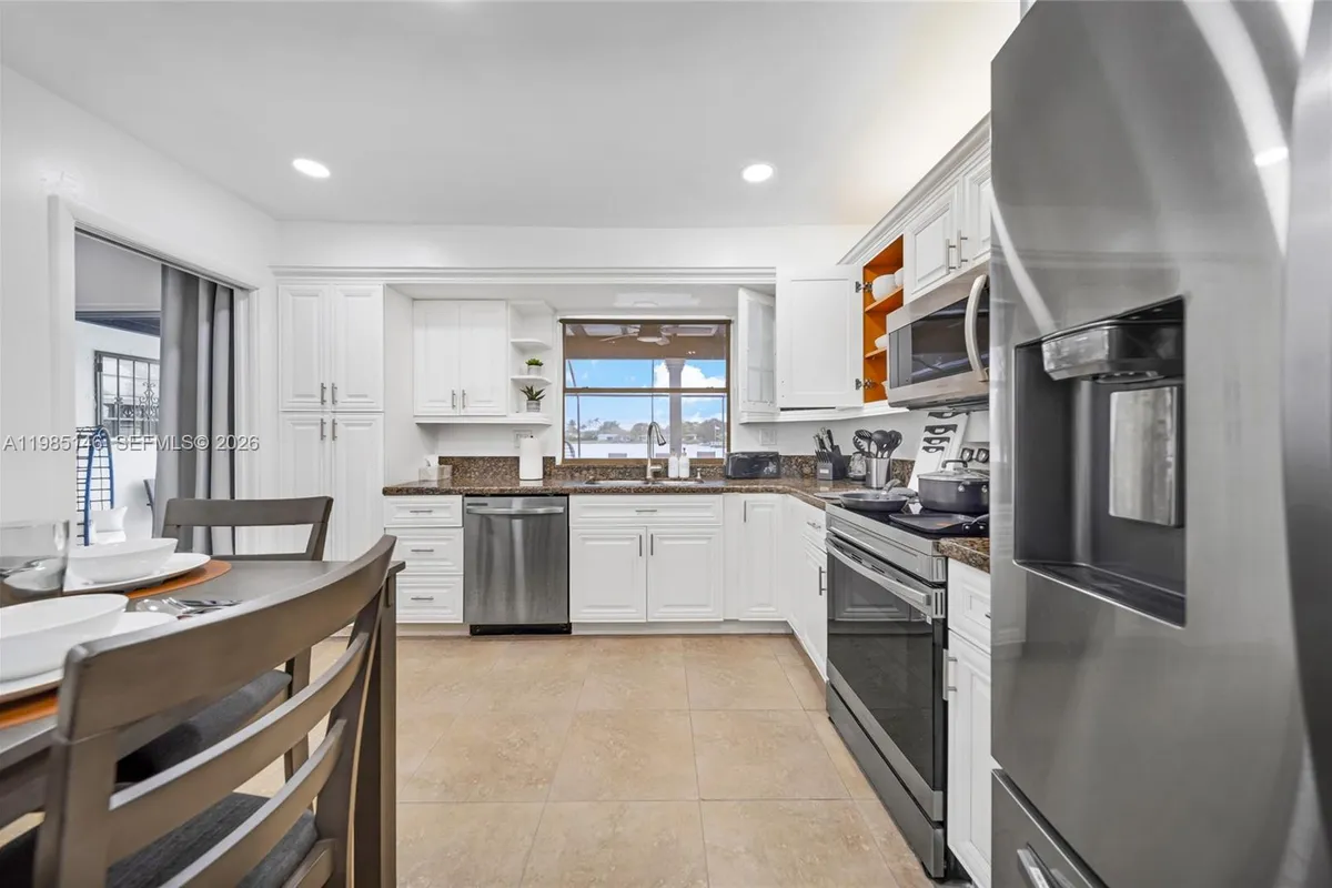 8420 Pasadena Blvd, Pembroke Pines FL 33024