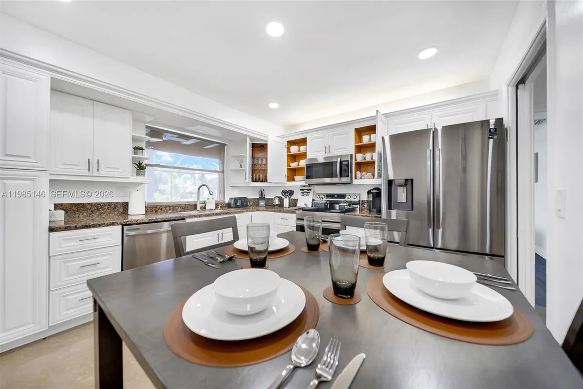 8420 Pasadena Blvd, Pembroke Pines FL 33024