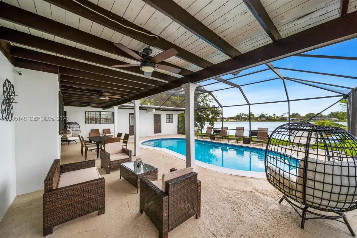 8420 Pasadena Blvd, Pembroke Pines FL 33024