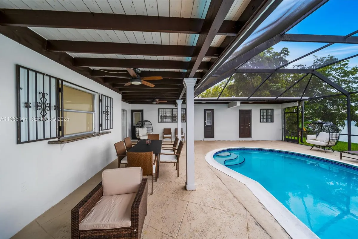 8420 Pasadena Blvd, Pembroke Pines FL 33024