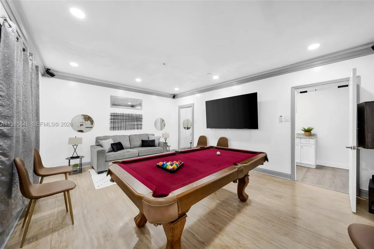 8420 Pasadena Blvd, Pembroke Pines FL 33024