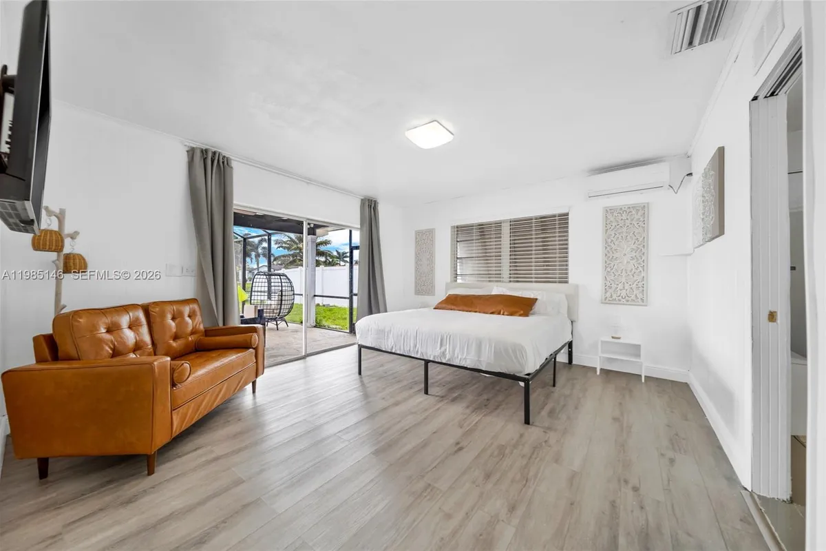 8420 Pasadena Blvd, Pembroke Pines FL 33024