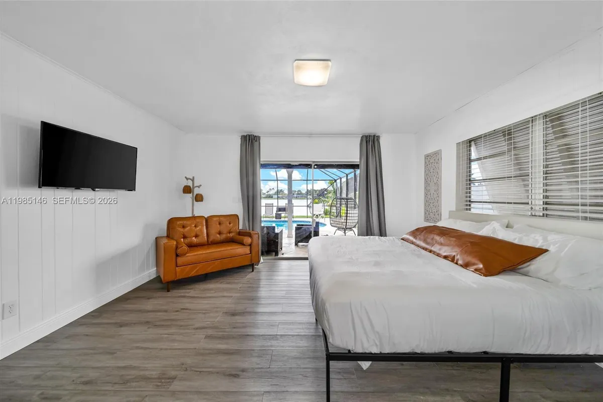 8420 Pasadena Blvd, Pembroke Pines FL 33024