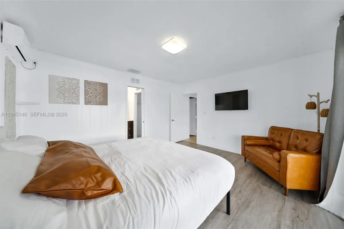 8420 Pasadena Blvd, Pembroke Pines FL 33024