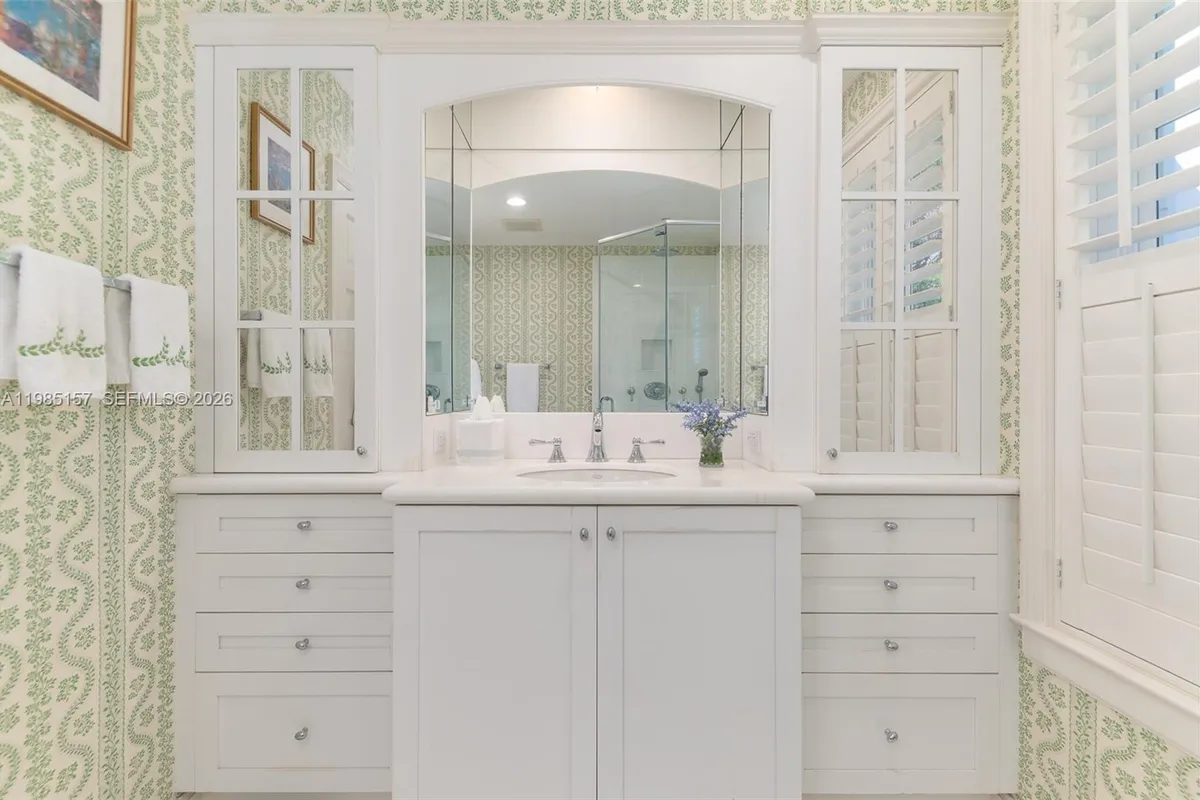 74 Gomez Rd, Jupiter Island FL 33455