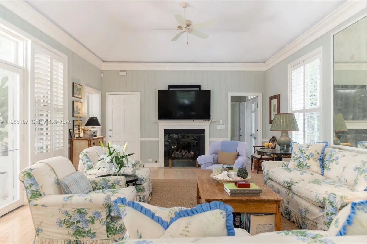 74 Gomez Rd, Jupiter Island FL 33455