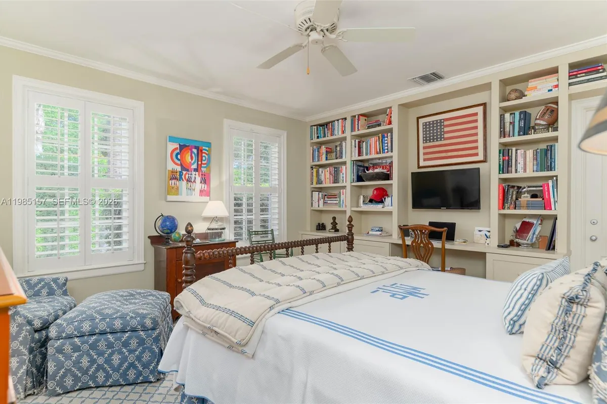 74 Gomez Rd, Jupiter Island FL 33455