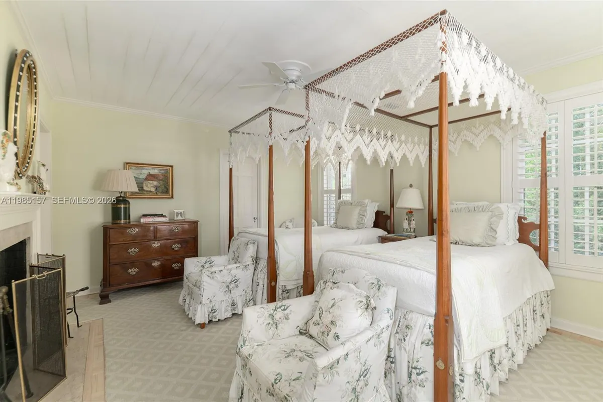 74 Gomez Rd, Jupiter Island FL 33455