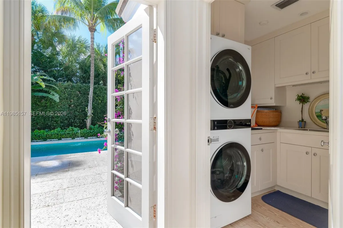 74 Gomez Rd, Jupiter Island FL 33455