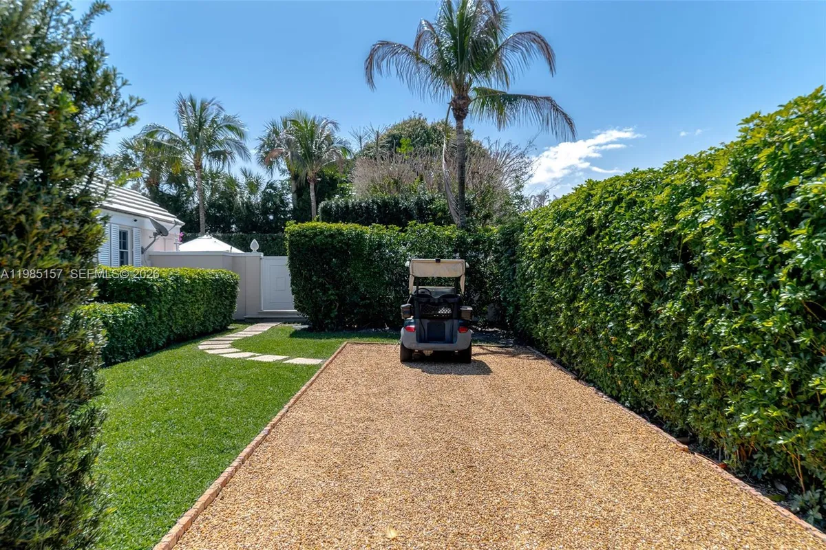 74 Gomez Rd, Jupiter Island FL 33455