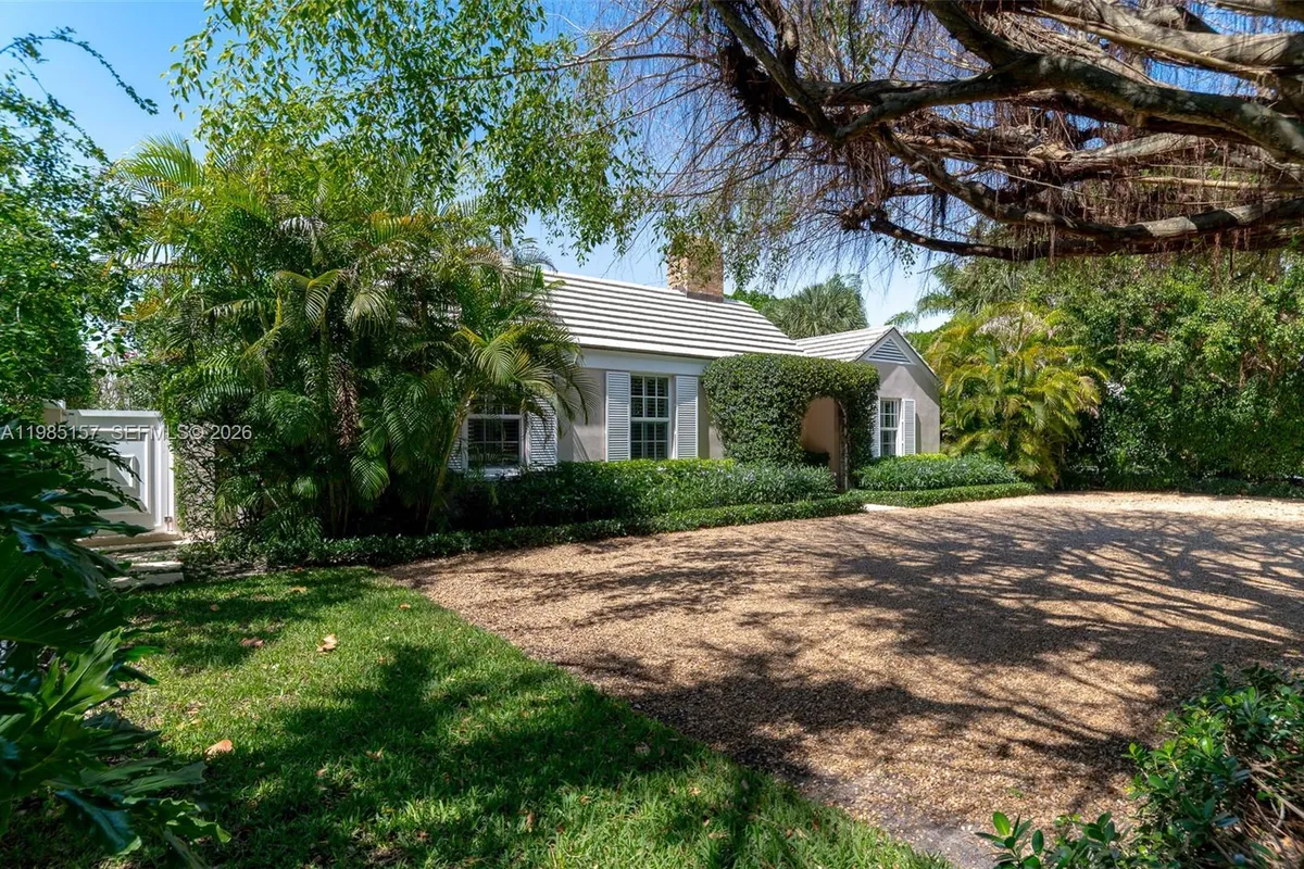 74 Gomez Rd, Jupiter Island FL 33455