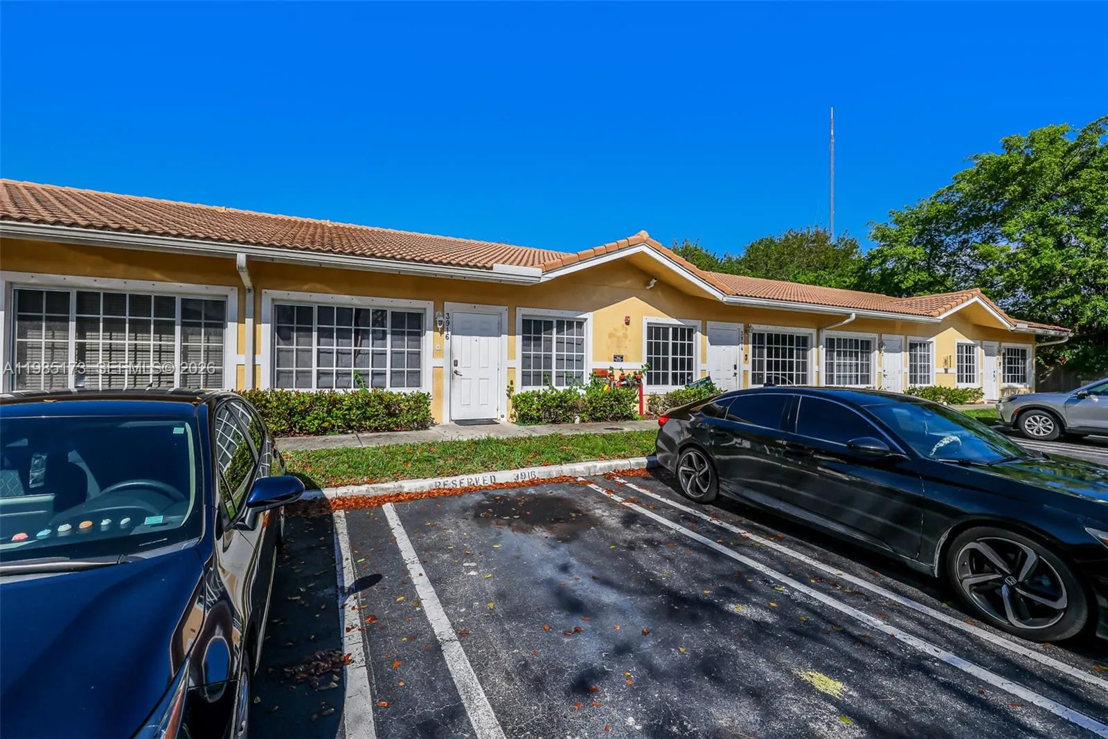 3916 SW 48th Ave, Pembroke Park FL 33023