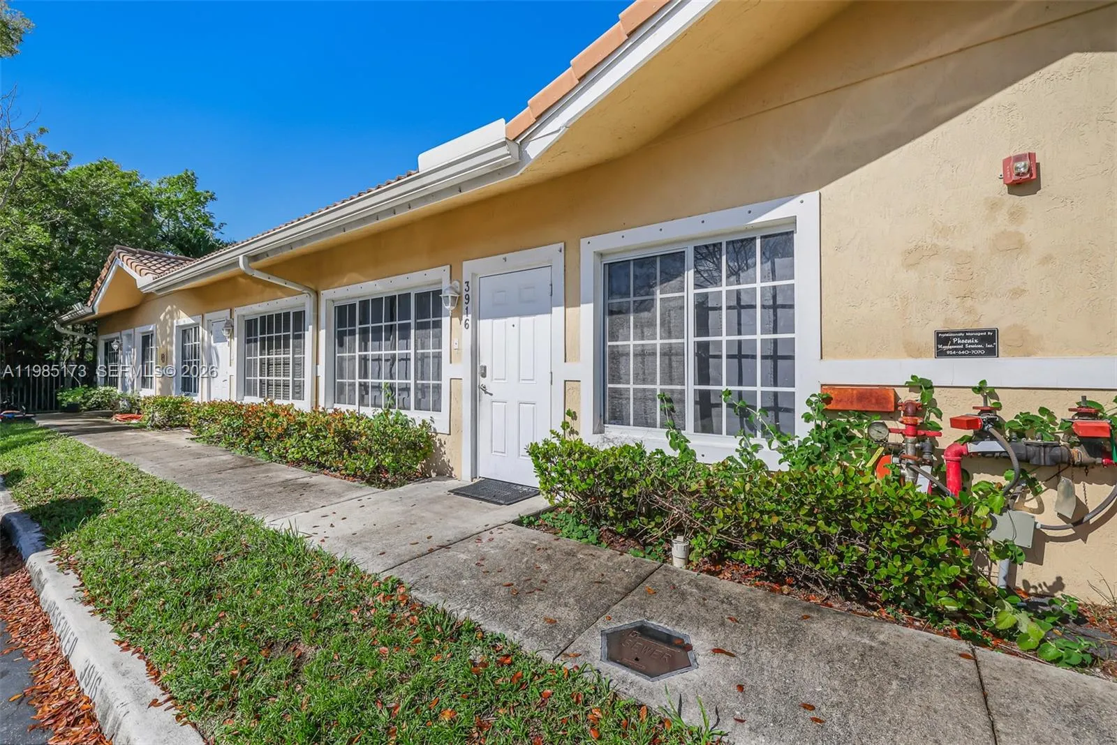 3916 SW 48th Ave, Pembroke Park FL 33023