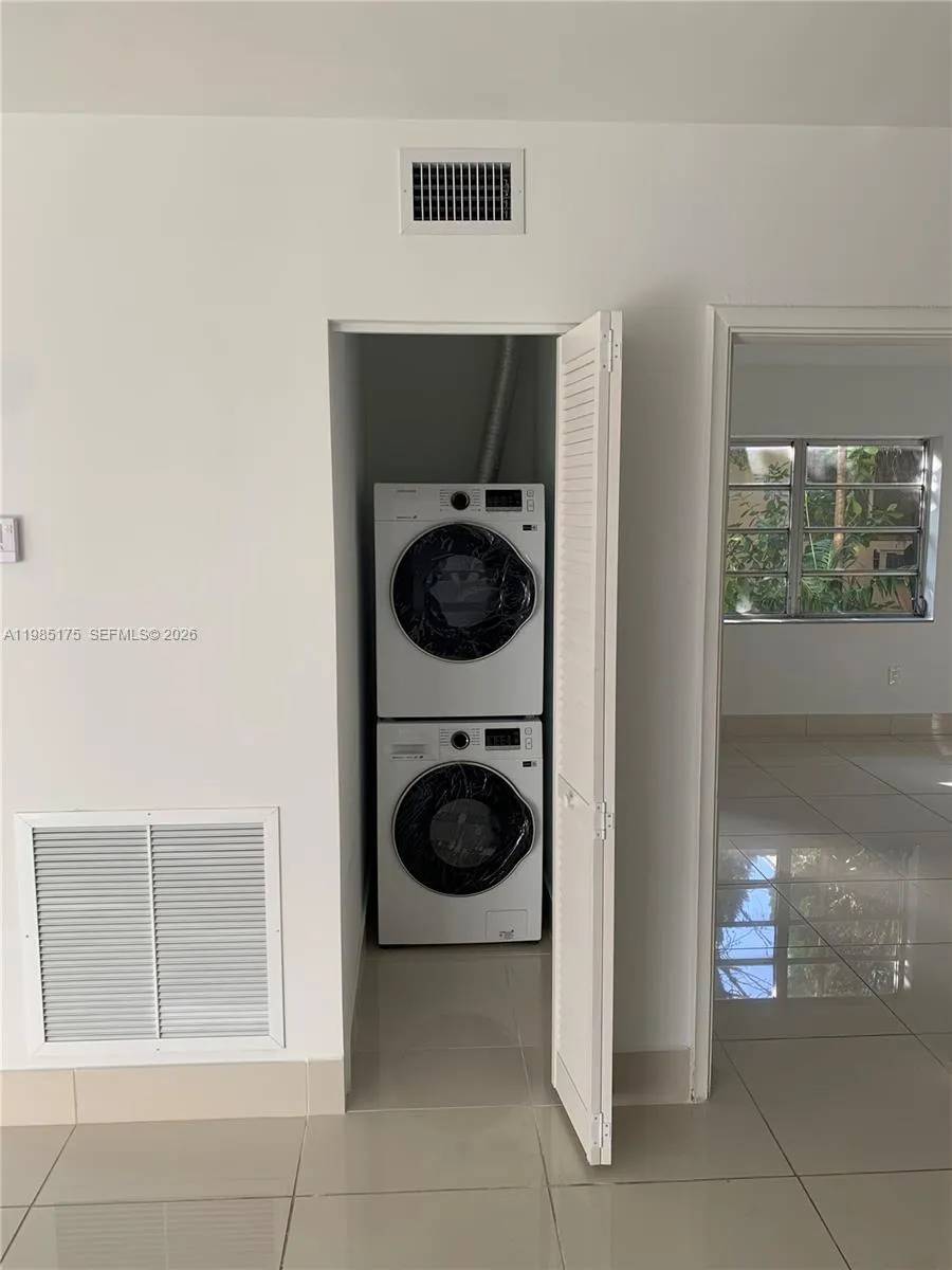 315 MAJORCA AV # 1, Coral Gables FL 33134