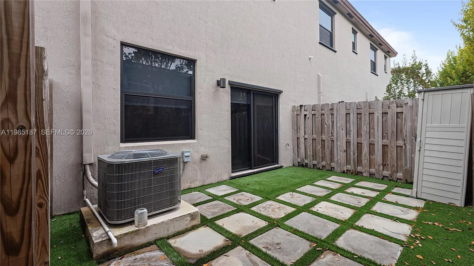 325 NE 208th Ter, Miami FL 33179