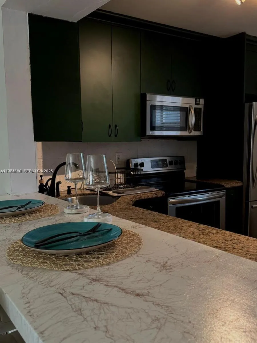 1530 NE 191st St # 241, Miami FL 33179