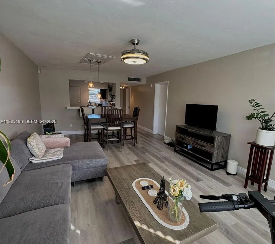 1530 NE 191st St # 241, Miami FL 33179