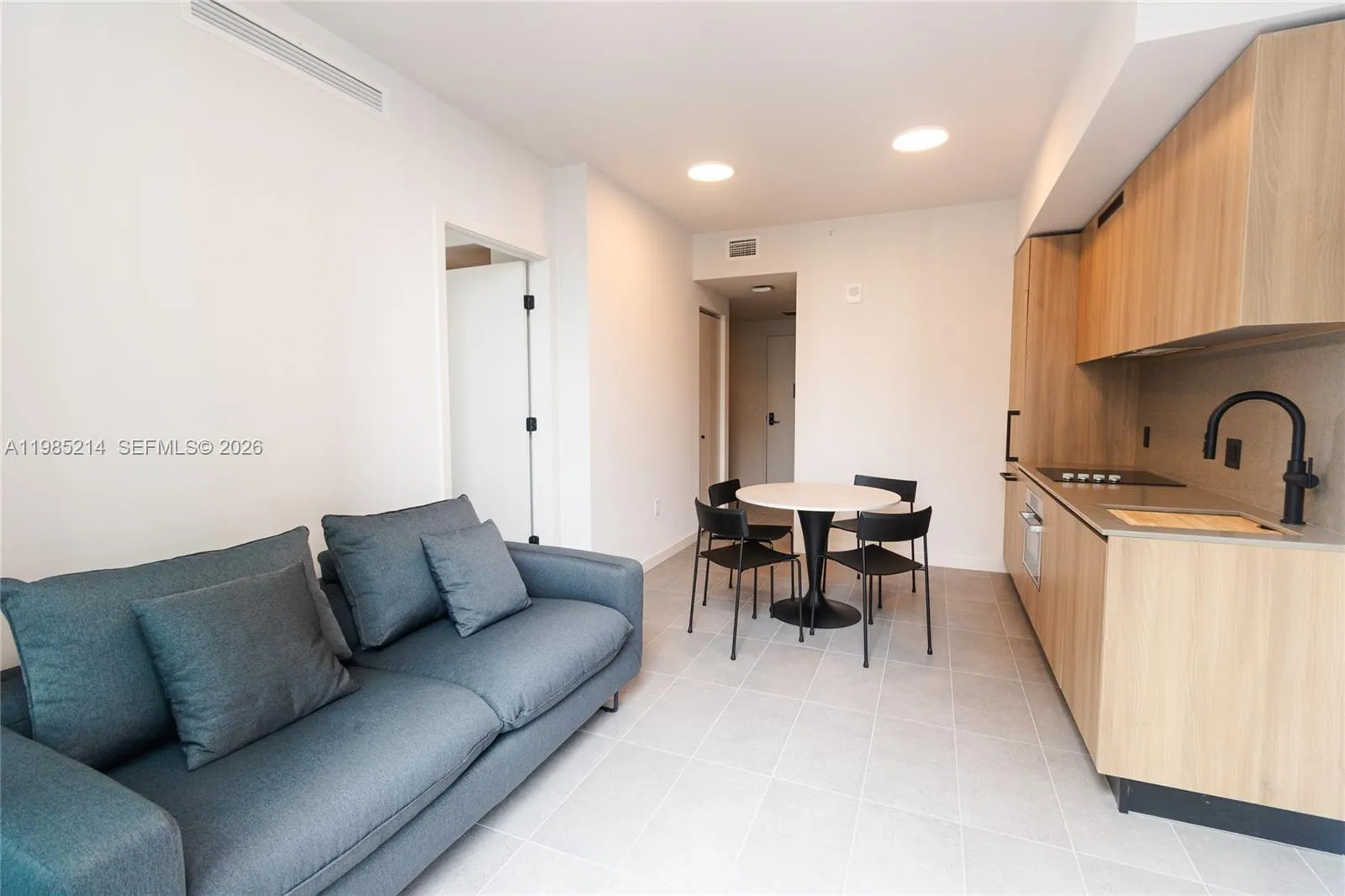 121 NE 5th St # 3711, Miami FL 33132