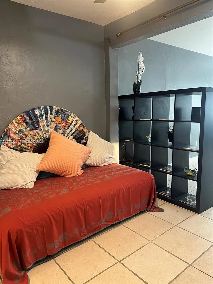 835 Meridian Ave # 5, Miami Beach FL 33139