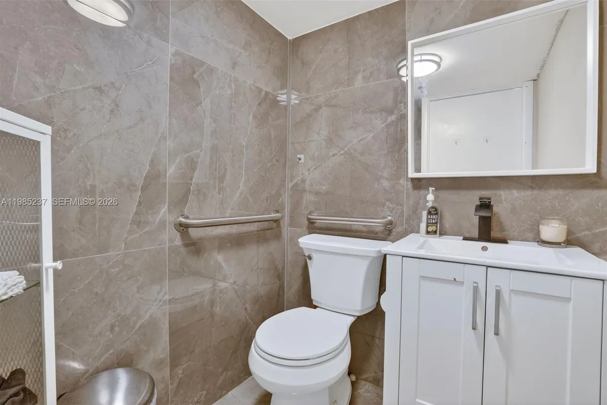 Full Service Beauty Salon For Sale In Bird Road, Miami FL 33165