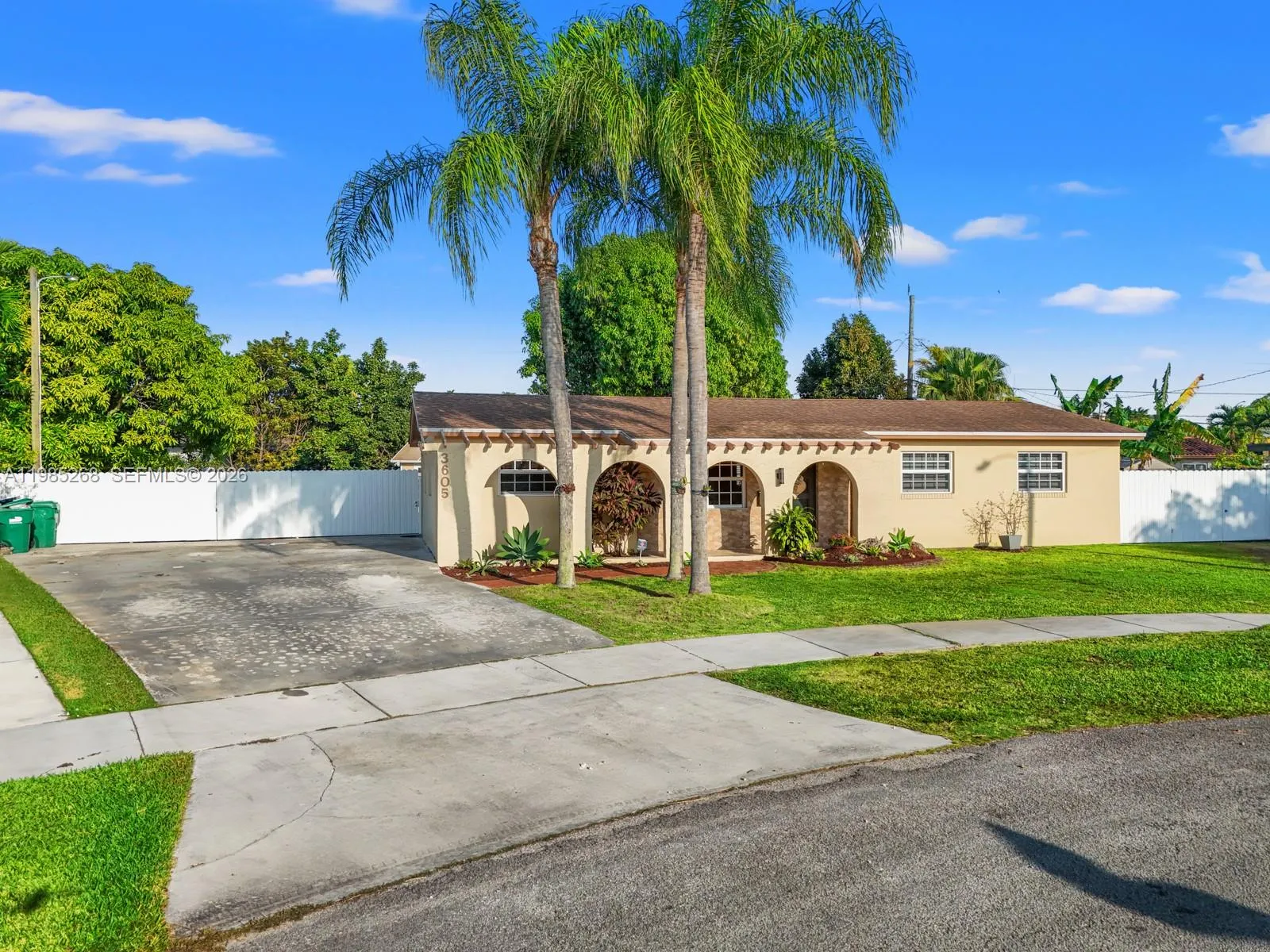 3605 SW 122nd Pl, Miami FL 33175