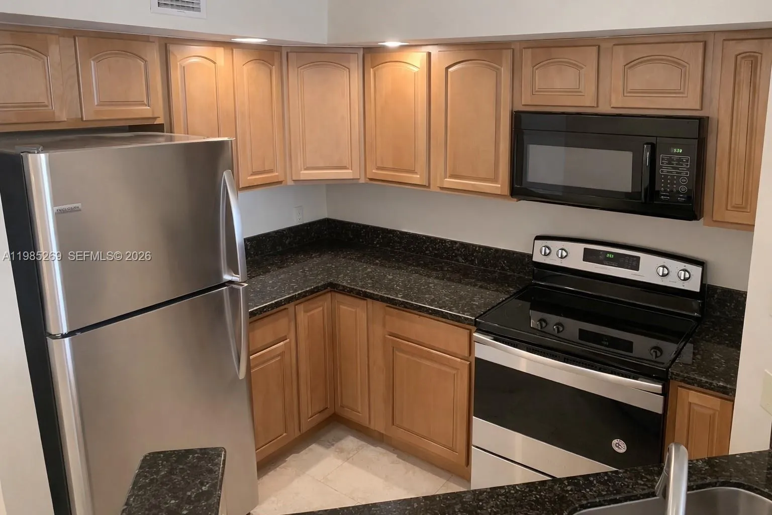 3410 N Pinewalk Dr N # 827, Margate FL 33063