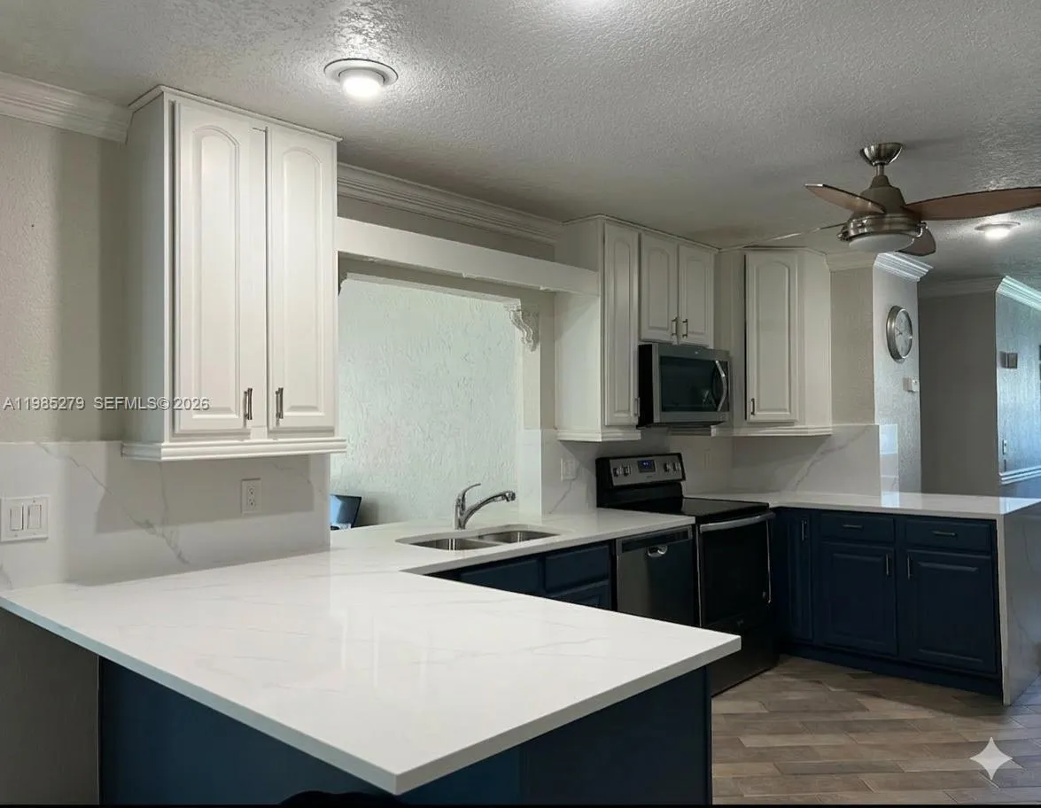 633 NE 2nd St, Dania Beach FL 33004