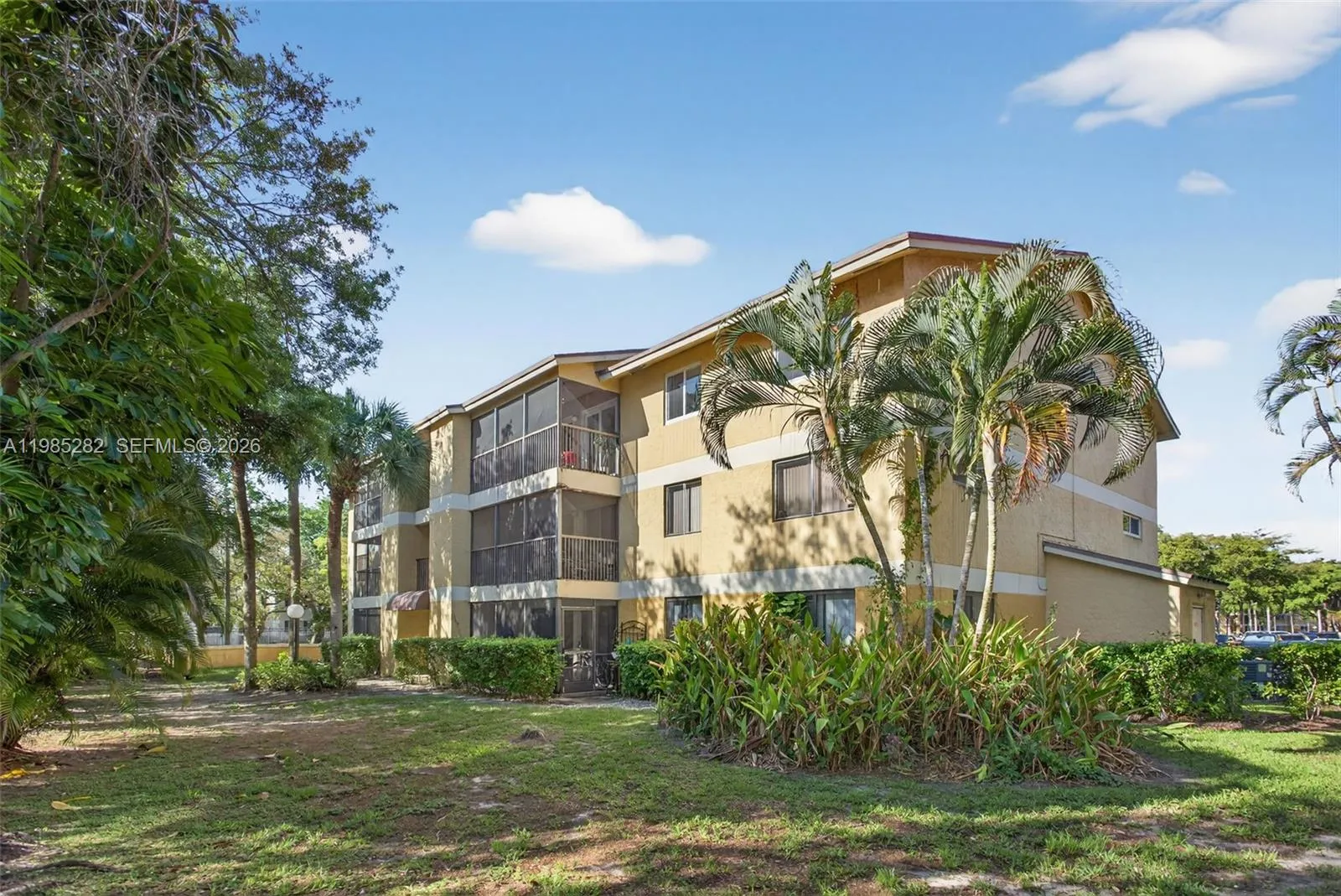 3001 N Oakland Forest Dr # 302, Oakland Park FL 33309