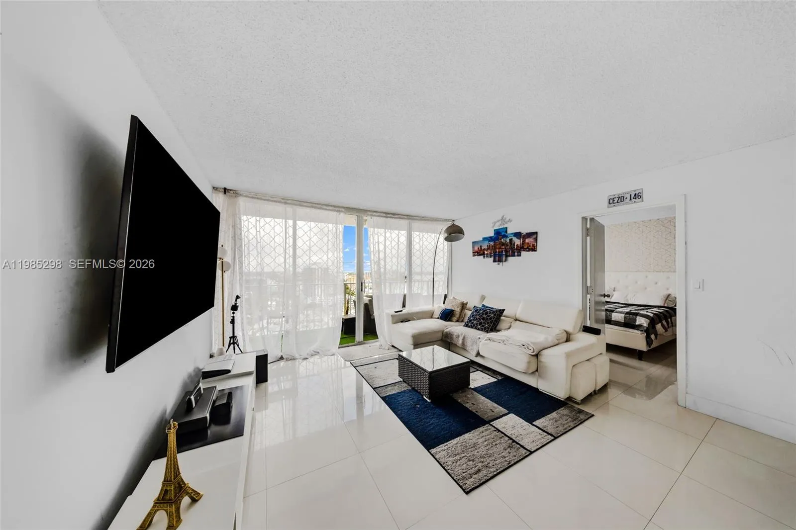 7601 E Treasure Dr # 2302, North Bay Village FL 33141