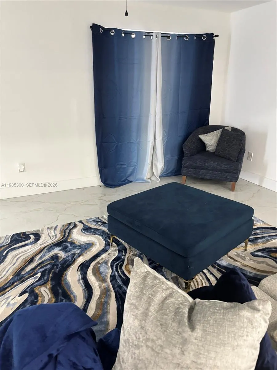 666 NE 164th Ter, Miami FL 33162